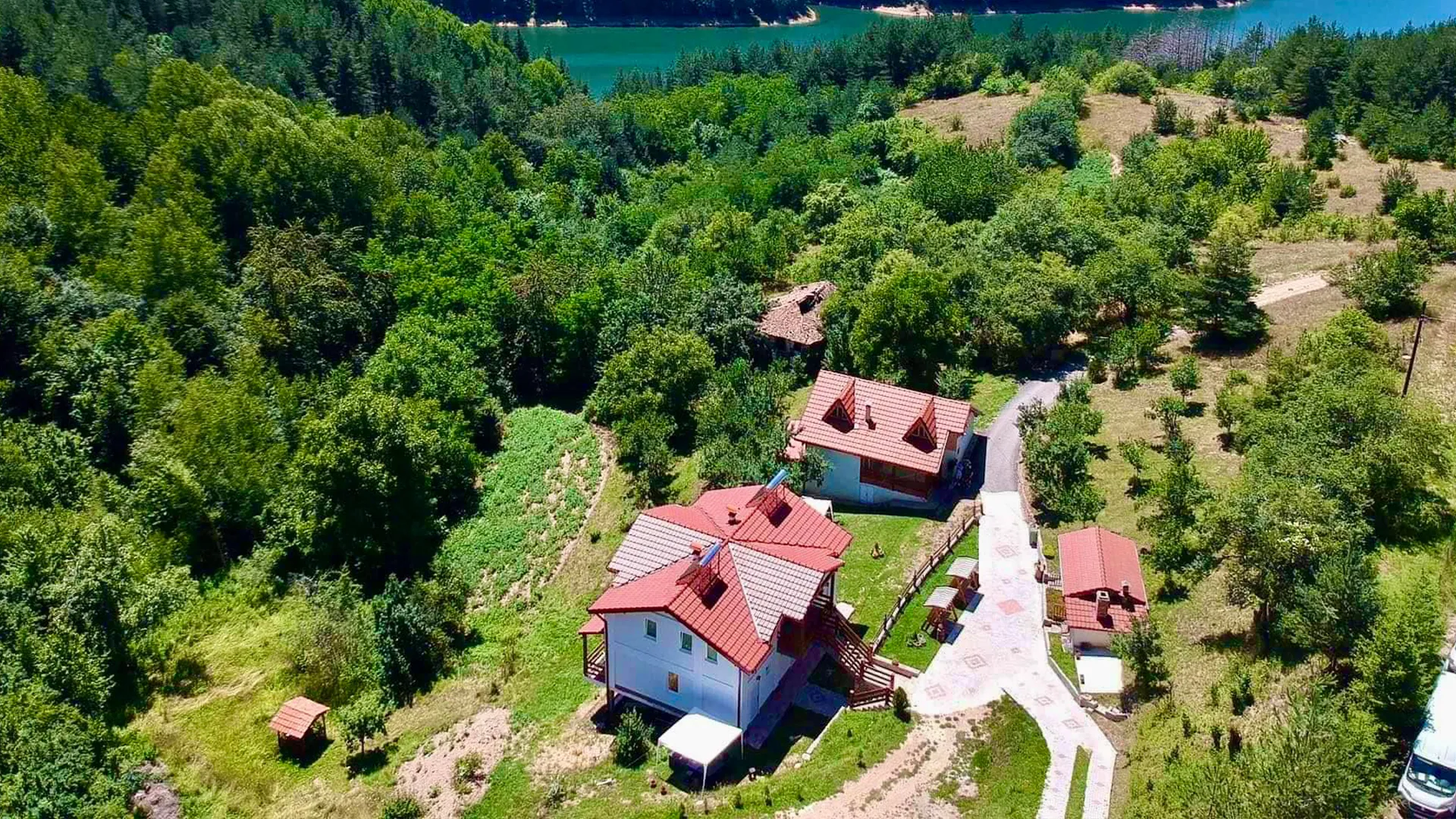 Вила и апартмани „Природа“